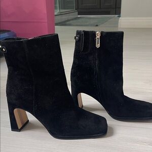 Chic Black Suede Heeled Boots